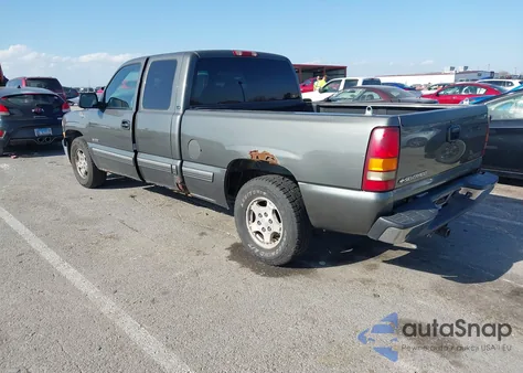 2001 Chevrolet Silverado 1500 Ls z USA, uszkodzony, nr VIN 2GCEC19T811197229